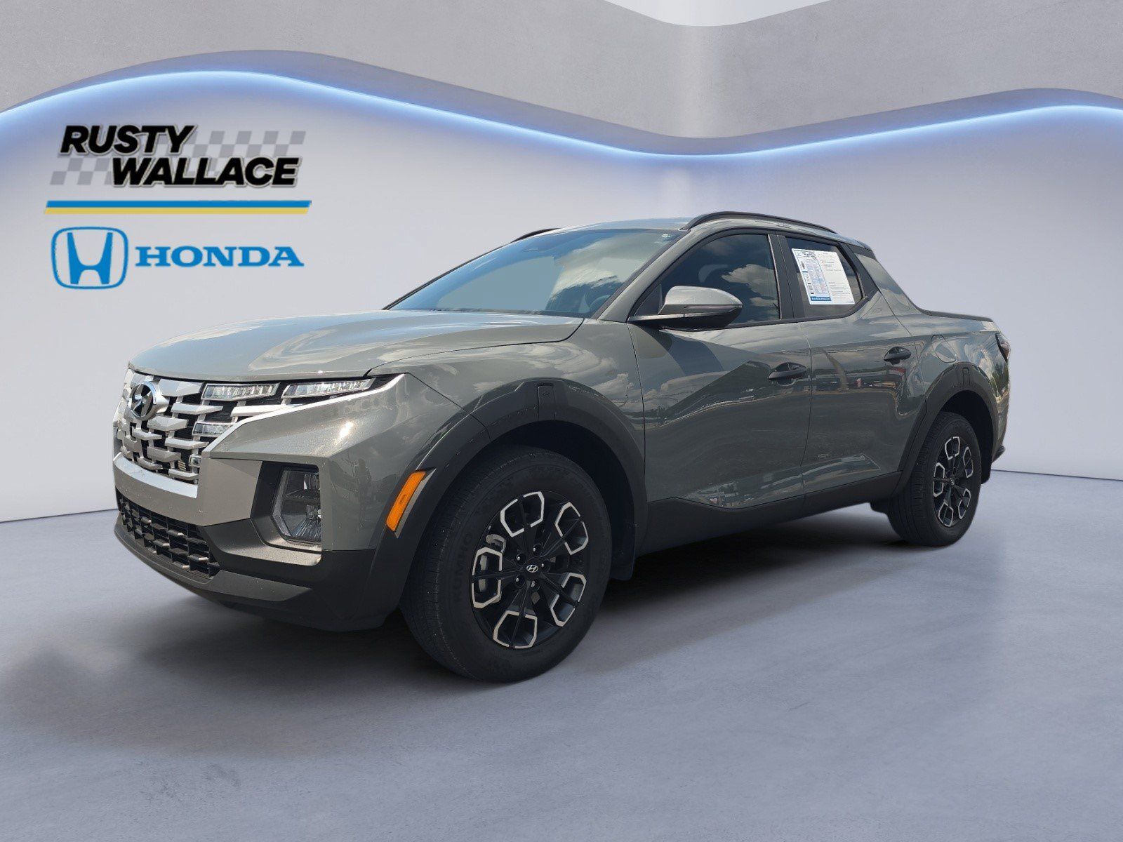 Used 2024 Hyundai Santa Cruz SEL w/ Activity Package FWD image 1