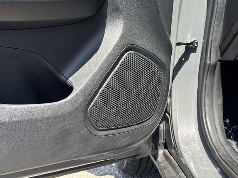 Used 2021 Hyundai Venue SE FWD image 19