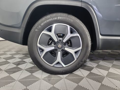 Used 2024 Rivian R1S Adventure Dual AWD/4WD image 12