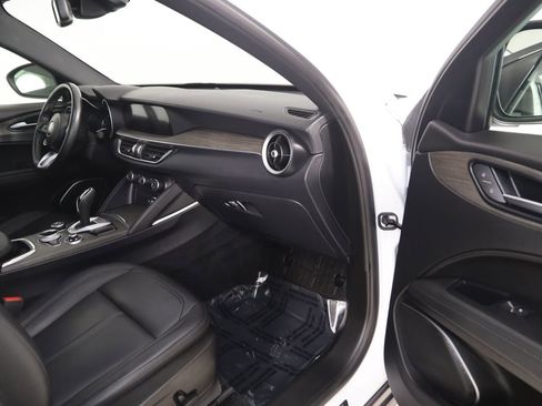 Used 2023 Alfa Romeo Stelvio Ti image 50