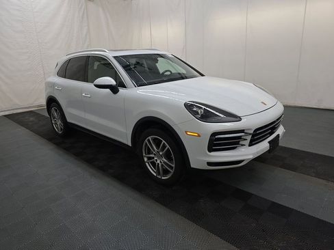 Used 2023 Porsche Cayenne image 3