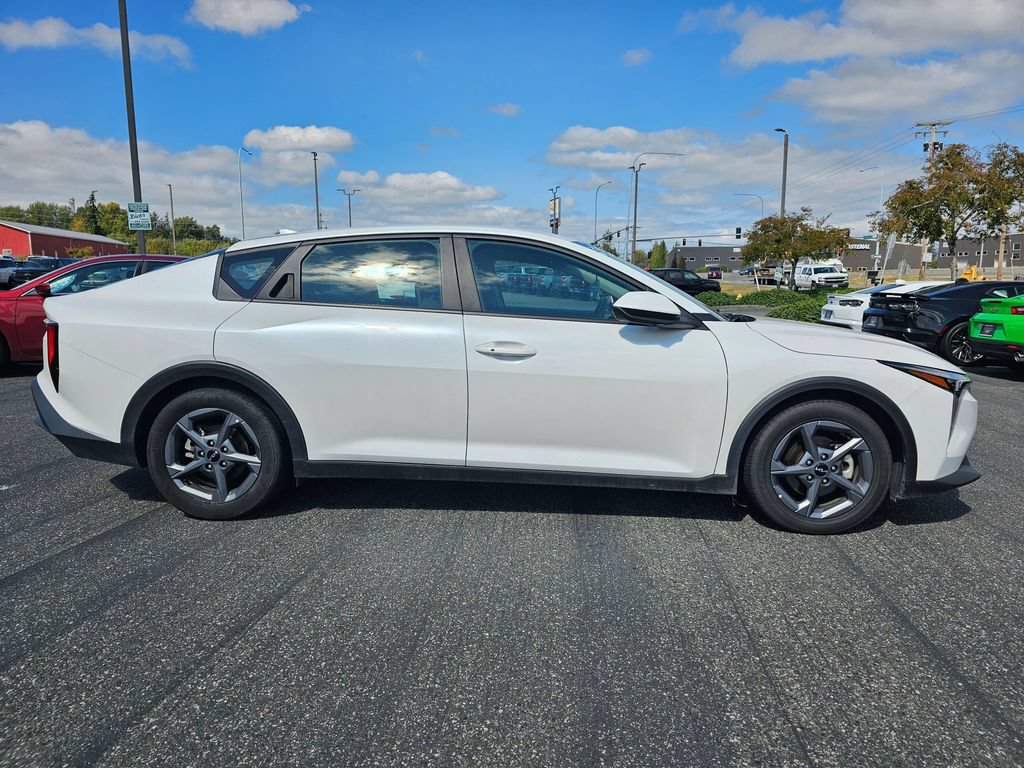 Used 2025 Kia K4 FWD image 2