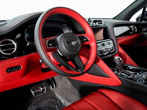 New 2025 Bentley Bentayga image 14