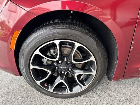 Used 2019 Chrysler Pacifica Touring-L Plus w/ Advanced Safetytec Group FWD image 9