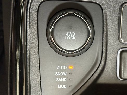 Used 2019 Jeep Compass Latitude AWD/4WD image 28