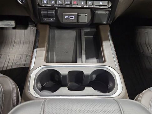 Used 2023 GMC Sierra 2500 Denali w/ Technology Package AWD/4WD image 13