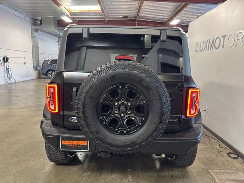 Used 2023 Ford Bronco Badlands image 17