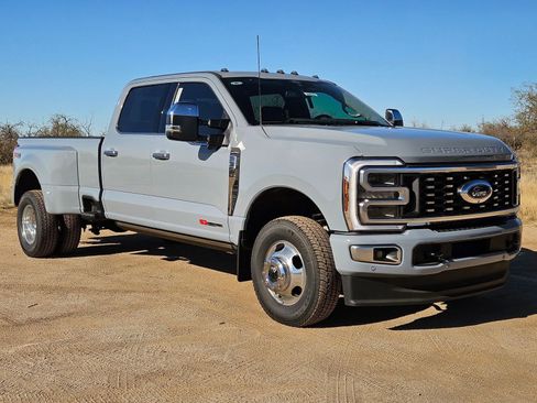 New 2026 Ford F350 Platinum w/ Platinum Plus Package AWD/4WD image 3