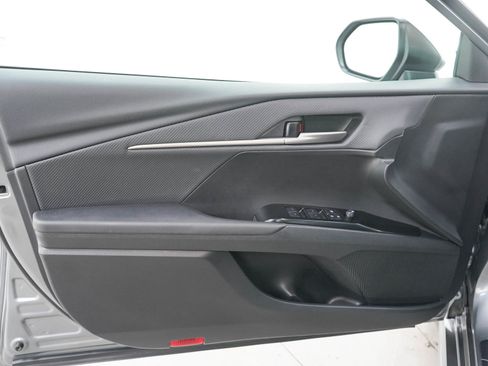 Used 2025 Toyota Camry SE FWD image 18