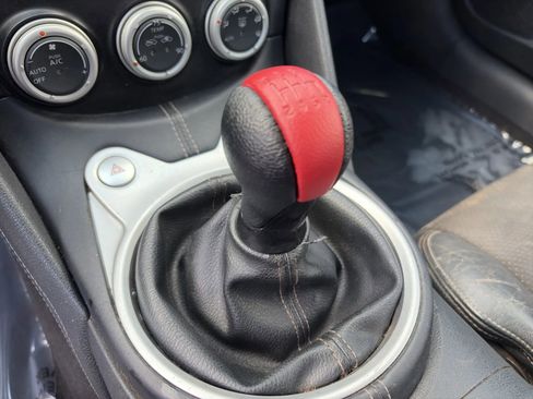 Used 2009 Nissan 370Z Touring RWD image 16