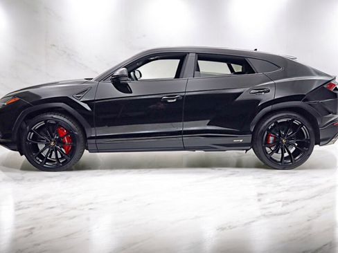 Used 2024 Lamborghini Urus S image 3