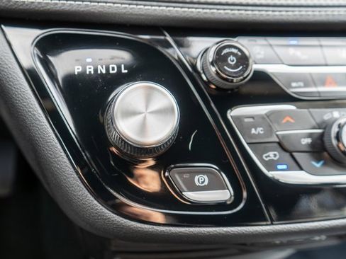 Used 2023 Chrysler Pacifica Touring-L w/ S Appearance Package image 32