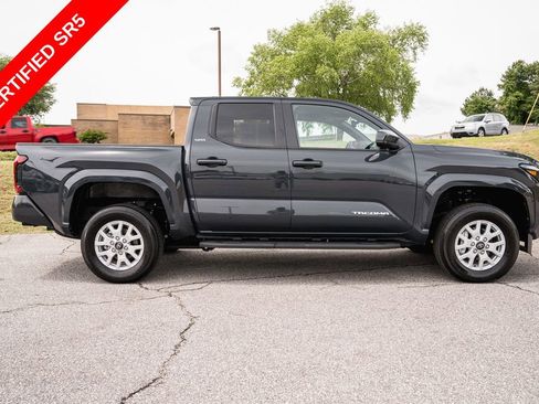 Used 2024 Toyota Tacoma SR5 RWD image 9