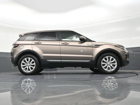 Used 2017 Land Rover Range Rover Evoque SE AWD/4WD image 27