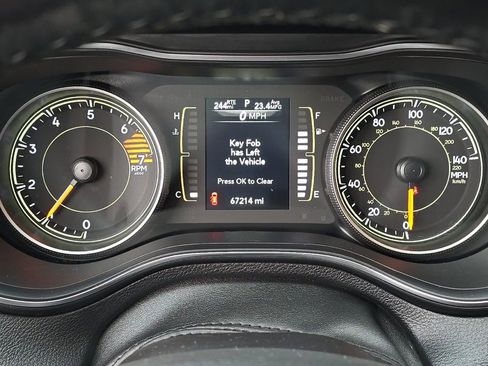 Used 2020 Jeep Cherokee Latitude Plus w/ Cold Weather Group image 23