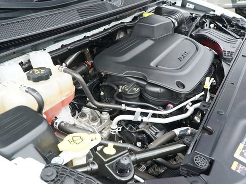 Used 2022 Chrysler Pacifica Touring-L FWD image 34