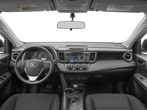 Used 2018 Toyota RAV4 LE image 27