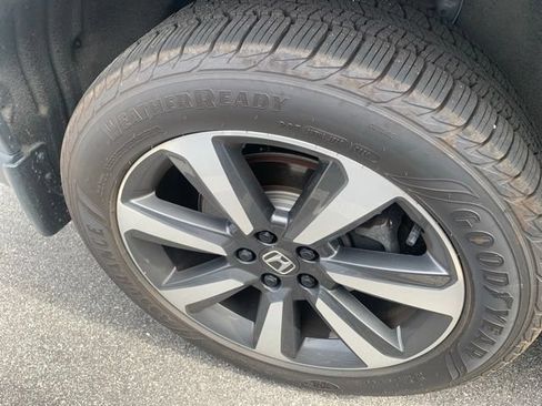 Used 2024 Honda Pilot Elite image 4
