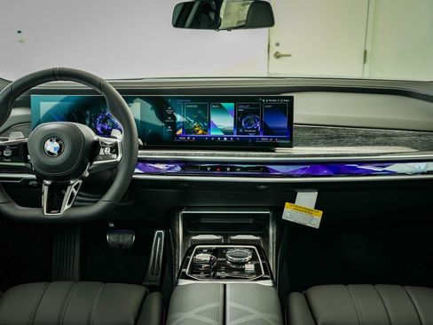 New 2026 BMW 740i xDrive w/ Executive Package image 39