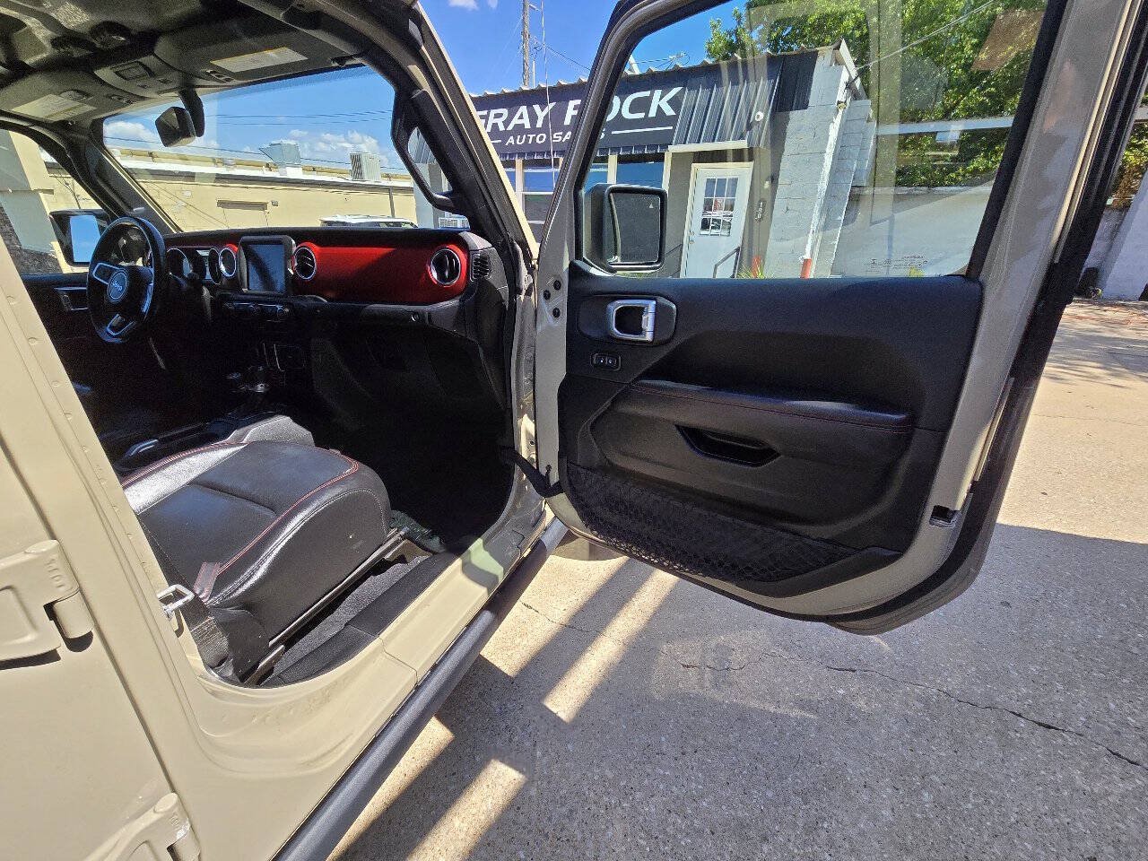 Used 2020 Jeep Gladiator Rubicon AWD/4WD image 17