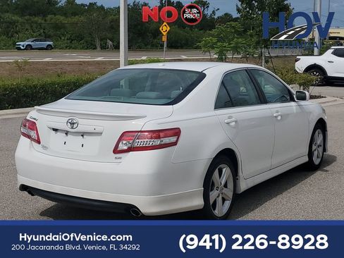 Used 2010 Toyota Camry SE FWD image 8
