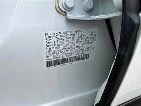 Certified 2025 Acura MDX FWD image 35