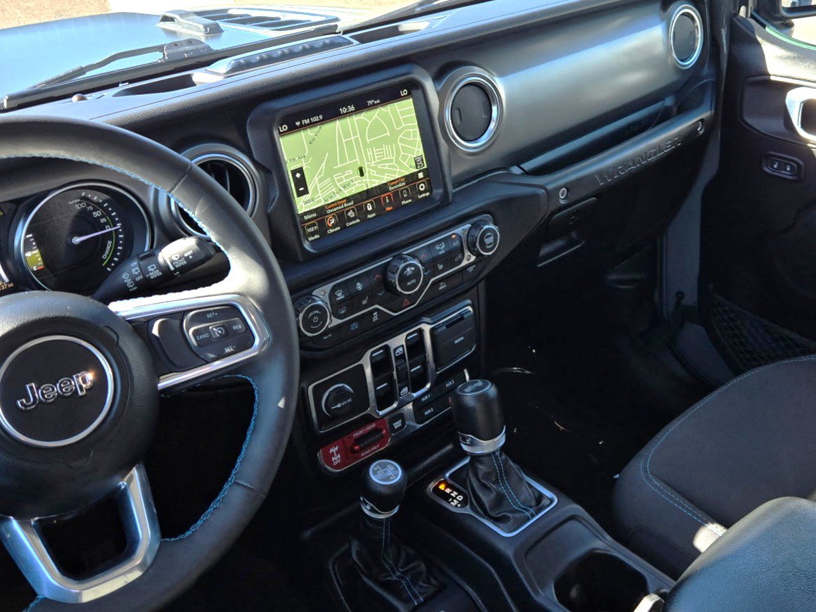 Certified 2023 Jeep Wrangler Unlimited Rubicon 4xe w/ Cold Weather Group AWD/4WD image 18