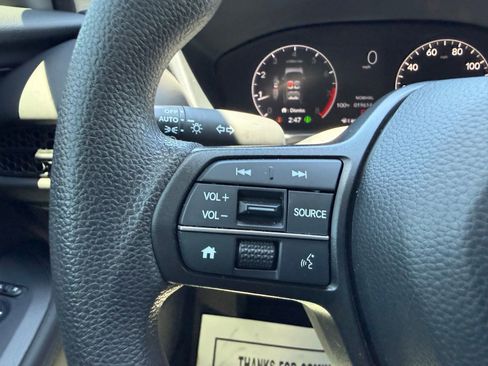 Certified 2025 Honda HR-V LX image 17