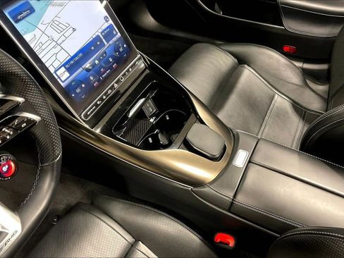 Used 2022 Mercedes-Benz SL 55 AMG 4MATIC w/ Driver Assistance Package image 17