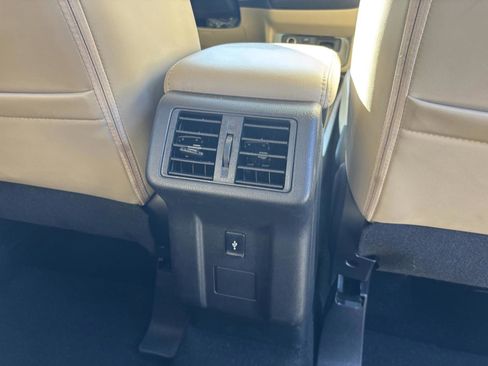 Used 2019 Mitsubishi Outlander SE image 32