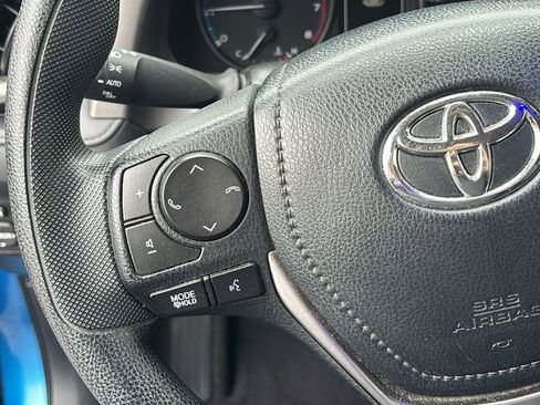Used 2017 Toyota RAV4 LE image 17