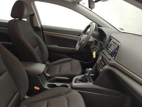 Used 2018 Hyundai Elantra SE image 21