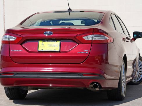 Used 2013 Ford Fusion SE FWD image 4
