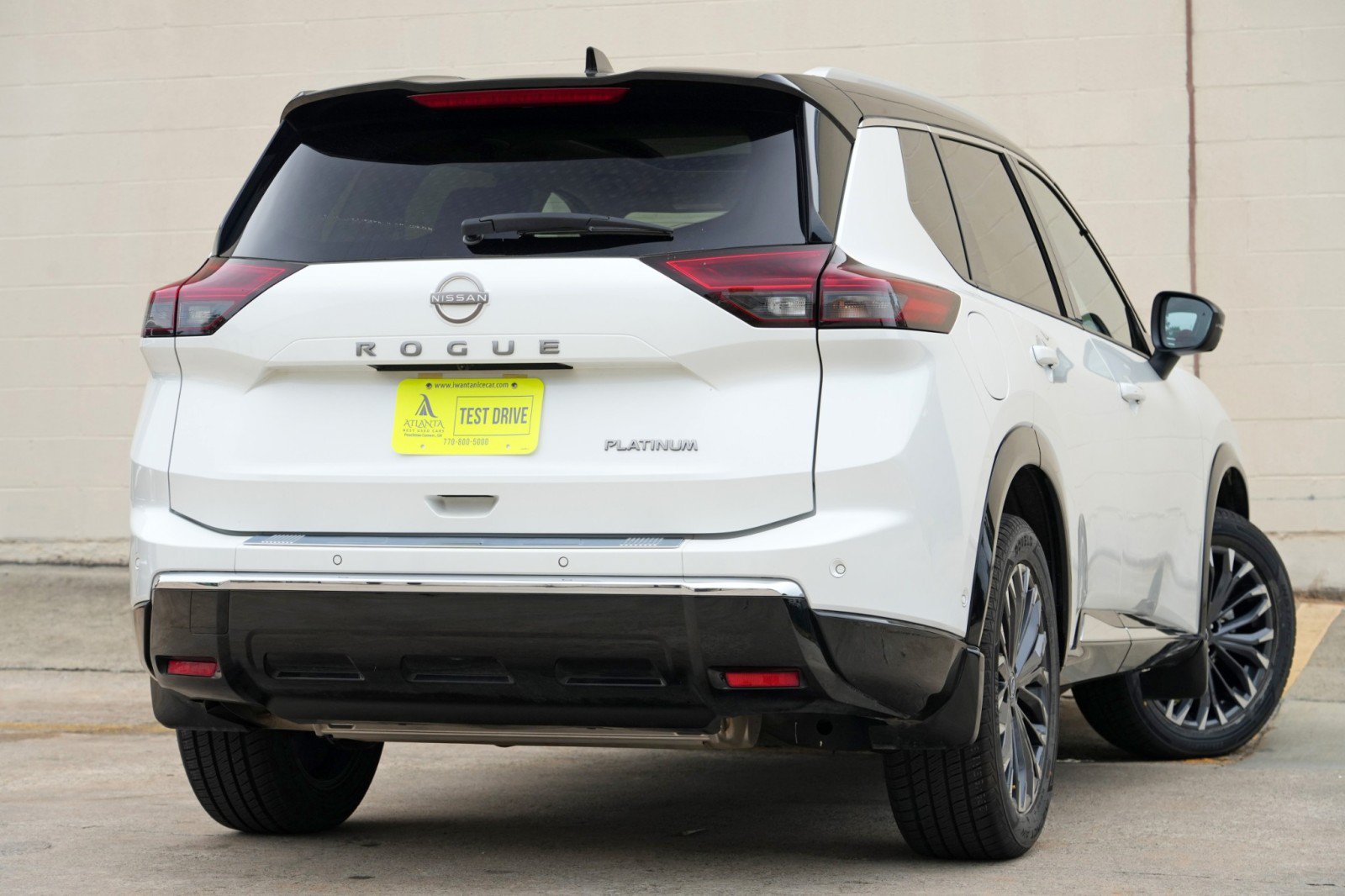 Used 2024 Nissan Rogue Platinum w/ Platinum Premium Package FWD image 4