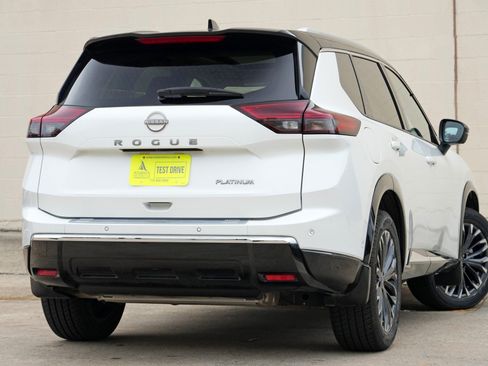 Used 2024 Nissan Rogue Platinum w/ Platinum Premium Package FWD image 4