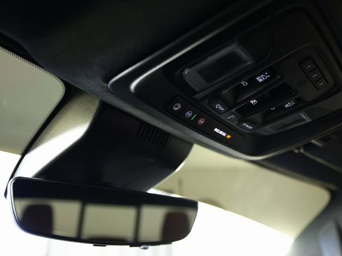 Used 2024 GMC Sierra 2500 Denali Ultimate image 38