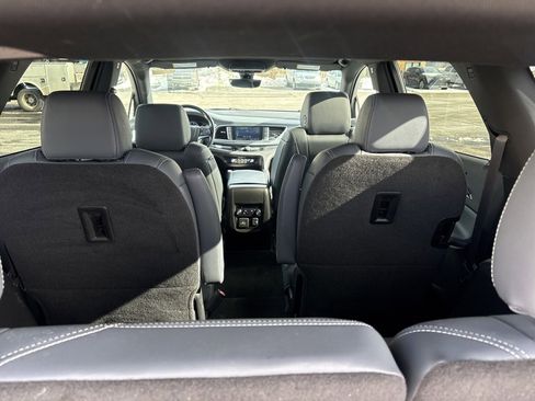 Used 2022 Buick Enclave Premium image 10