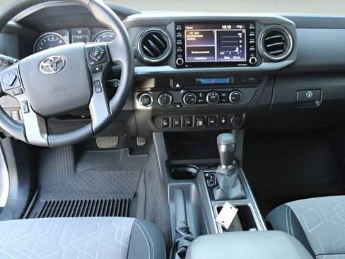Used 2023 Toyota Tacoma TRD Sport w/ Technology Package image 9