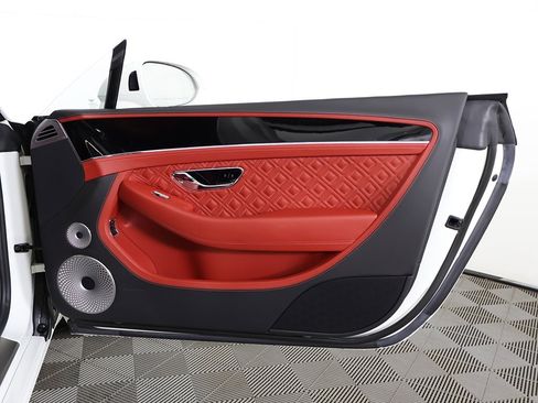 Used 2023 Bentley Continental GT Azure image 33