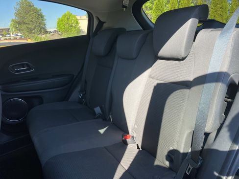 Used 2022 Honda HR-V EX image 9