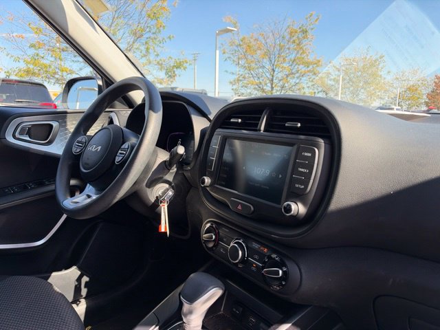 Certified 2025 Kia Soul LX w/ LX Technology Package FWD image 28