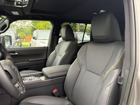 Used 2026 Lexus GX 550 AWD/4WD image 14