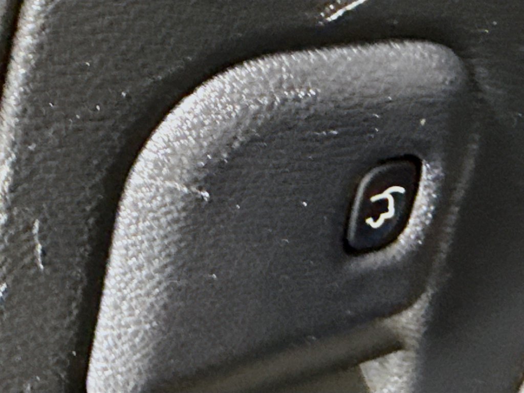 Used 2021 Jeep Grand Cherokee Limited AWD/4WD image 28