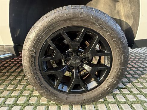 Used 2017 GMC Yukon SLE w/ Convenience Package image 9