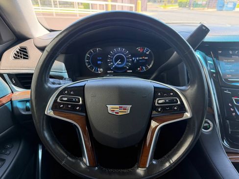 Used 2016 Cadillac Escalade 2WD image 13