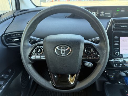Used 2022 Toyota Prius LE AWD/4WD image 12