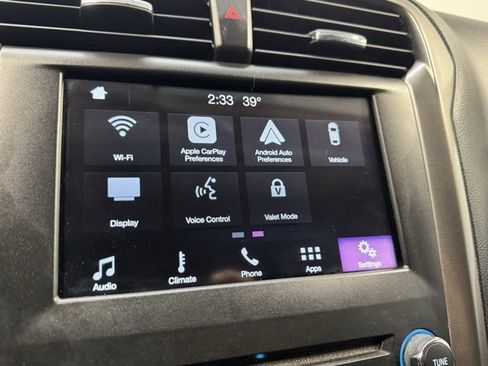 Used 2018 Ford Fusion SE w/ Fusion SE Technology Package image 18