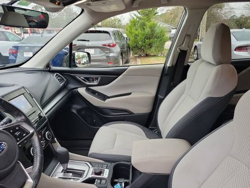 Used 2019 Subaru Forester Premium image 14