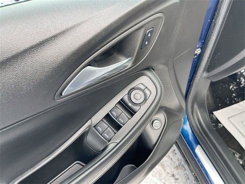 Certified 2022 Buick Encore GX Select w/ Advanced Technology Package image 21