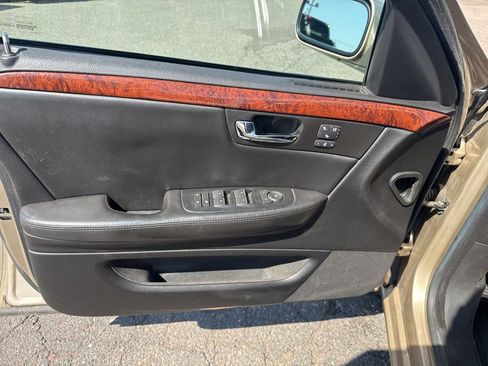 Used 2006 Cadillac DTS FWD image 18